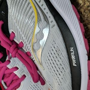 Saucony Guide 14 - Women's size 7